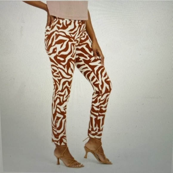 SPANX Women’s Zebra On The Go Ankle Animal Print Fitted Pants NEW Medium - Picture 14 of 15
